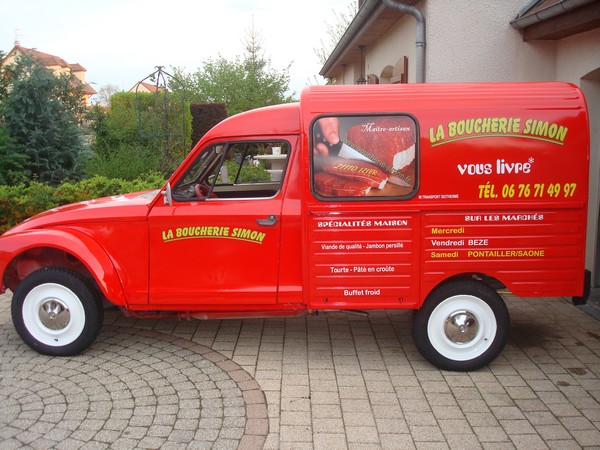 Voiture de livraison de la boucherie du Gourmerault